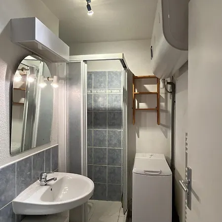 Le Lavandou, 1 Piece, 4 Personnes - Fr-1-677-36 Apartment